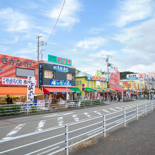 寺泊鱼市一条街