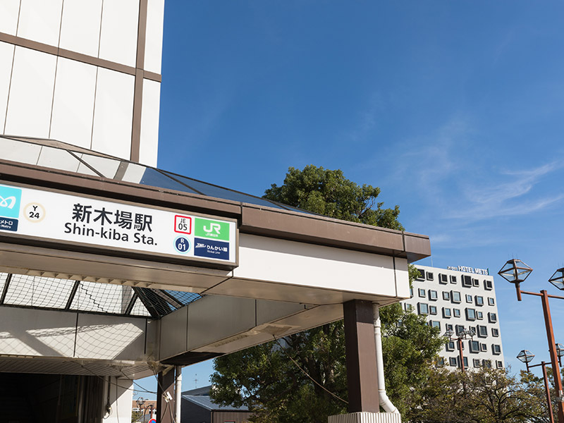 毗邻车站,地理位置优越