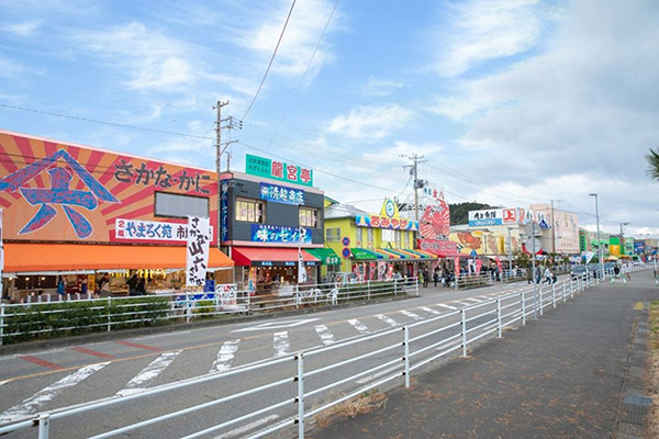 寺泊魚の市場通り